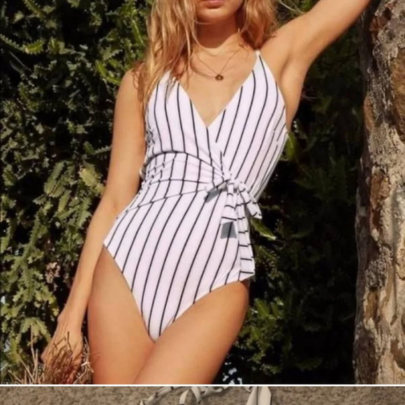 NWT Womens Cupshe White With Black and Grey Stripes Wrap One Piece Swimsuit L - Picture 1 of 12